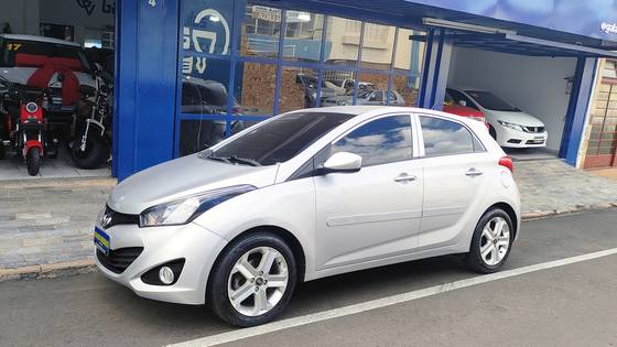 HYUNDAI HB20 1.6 COMFORT 16V FLEX 4P MANUAL HYUNDAI HB20 1.6 COMFORT 16V FLEX 4P MANUAL